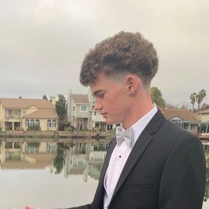 Meet your Posher, Justin